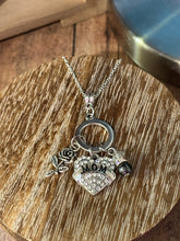Load image into Gallery viewer, MOM Necklace (NC07) 22&quot;
