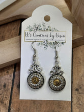 Load image into Gallery viewer, SWIRL Mini Snap Earrings
