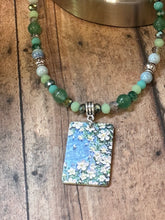 Load image into Gallery viewer, PETITE WHITE FLOWER Necklace (NE22) 20-22&quot;
