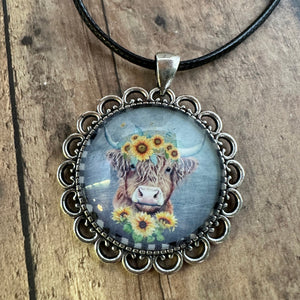 HIGHLAND COW/FLOWERS Necklace (N48) 18-20"