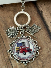 Load image into Gallery viewer, AMERICANA Necklace (C121) 24&quot;
