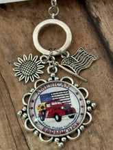 Load image into Gallery viewer, AMERICANA Necklace (C121) 24&quot;
