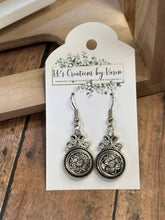 Load image into Gallery viewer, SWIRL Mini Snap Earrings
