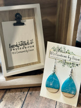 Load image into Gallery viewer, WOOD &amp; RESIN Earrings
