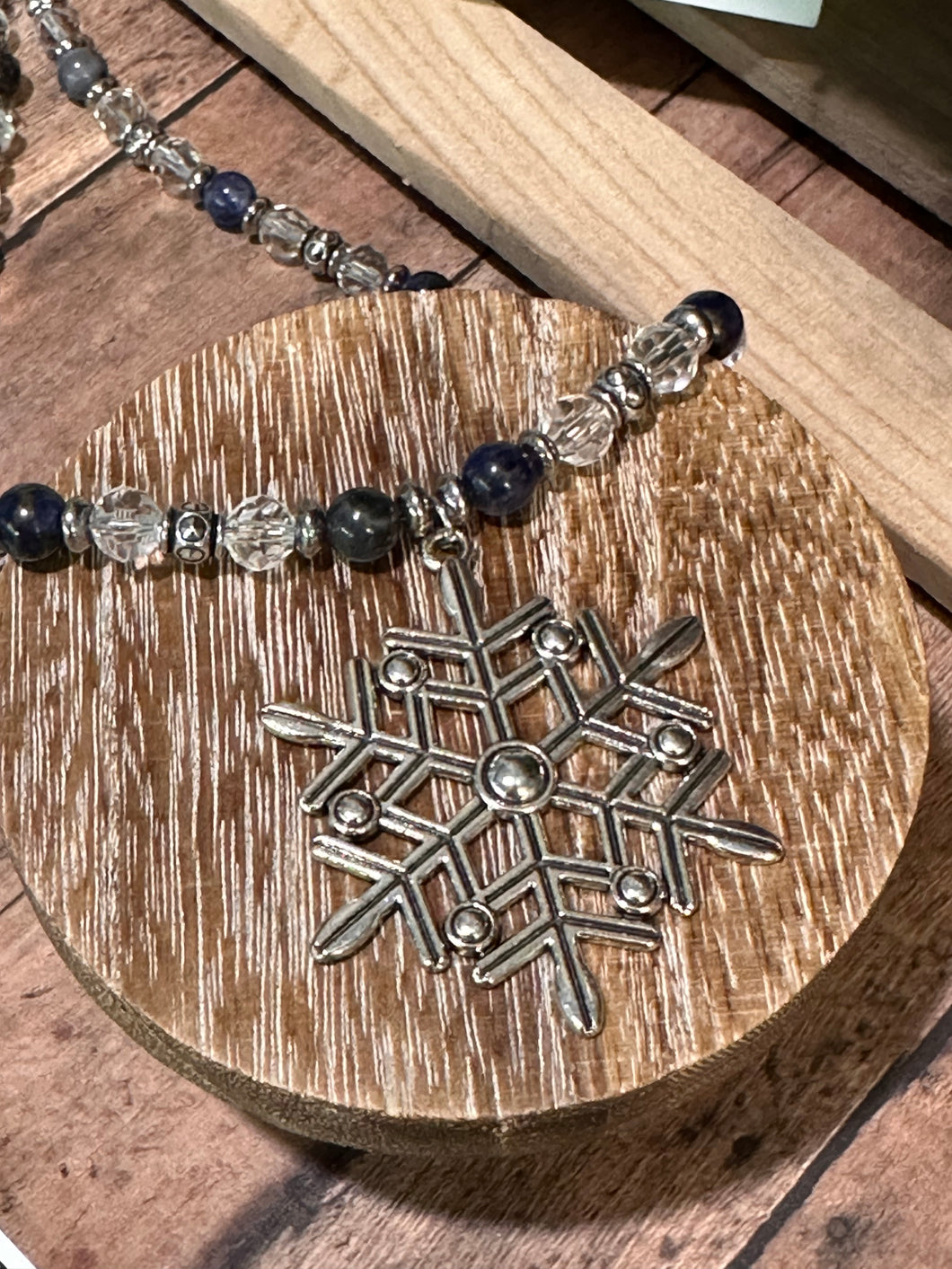 SNOWFLAKE Necklace (NE39)