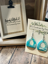 Load image into Gallery viewer, WOOD &amp; RESIN Earrings
