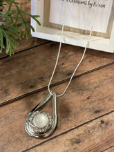 Load image into Gallery viewer, RHINESTONE TEARDROP Snap Necklace (S34)
