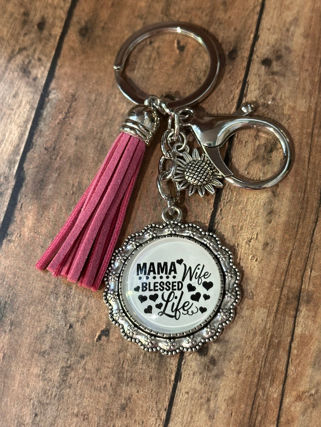 MAMA WIFE BLESSED LIFE Keychain (K000-58)