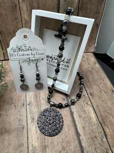 BLACK MEDALLION Necklace (NE89-N)