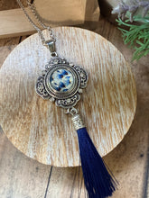 Load image into Gallery viewer, SCALLOPED TASSEL Snap Necklace (S02)
