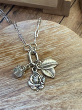 Load image into Gallery viewer, NECKLACE:  PAPERCLIP (N01)

