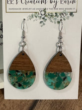 Load image into Gallery viewer, WOOD &amp; RESIN EARRINGS
