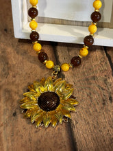 Load image into Gallery viewer, SUNFLOWER Necklace
