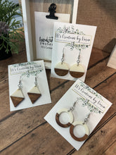 Load image into Gallery viewer, WOOD &amp; RESIN EARRINGS
