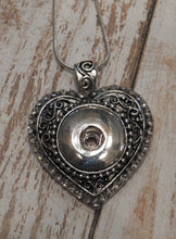 Load image into Gallery viewer, HEART Snap Necklace (S14)
