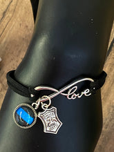 Load image into Gallery viewer, BACK THE BLUE Leather Bracelet
