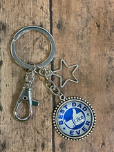 Load image into Gallery viewer, BEST DAD EVER Keychain (K000-07)
