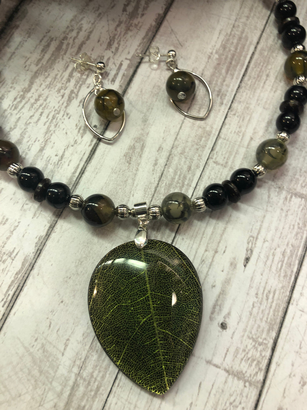 GREEN LEAF Necklace (NE044-N)