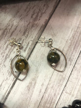 Load image into Gallery viewer, GREEN LEAF Earrings (NE044-E)
