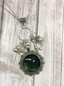 CHRISTMAS Necklace (C78) 24"
