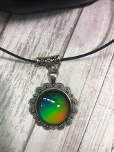 Load image into Gallery viewer, MOOD Color Changing Necklace (N19) 20"
