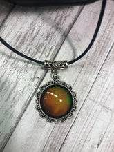 Load image into Gallery viewer, MOOD Color Changing Necklace (N19) 20"
