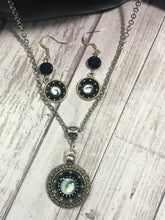 Load image into Gallery viewer, NECKLACE &amp; Earrings Set (N23)
