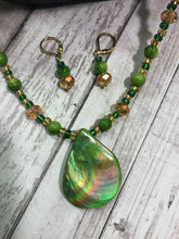 Load image into Gallery viewer, GREEN SHELL Necklace &amp; Earrings Set (NE058)
