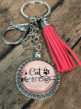 Load image into Gallery viewer, CAT MOM Keychain (K000-38)
