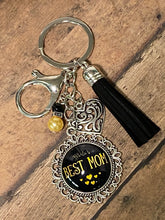 Load image into Gallery viewer, WORLD&#39;S BEST MOM Keychain (K000-02)
