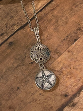 Load image into Gallery viewer, SAND DOLLAR Snap Necklace (S65)
