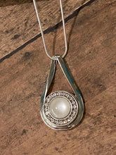 Load image into Gallery viewer, RHINESTONE TEARDROP Snap Necklace (S34)
