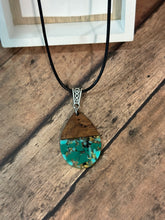 Load image into Gallery viewer, WOOD &amp; RESIN Necklace
