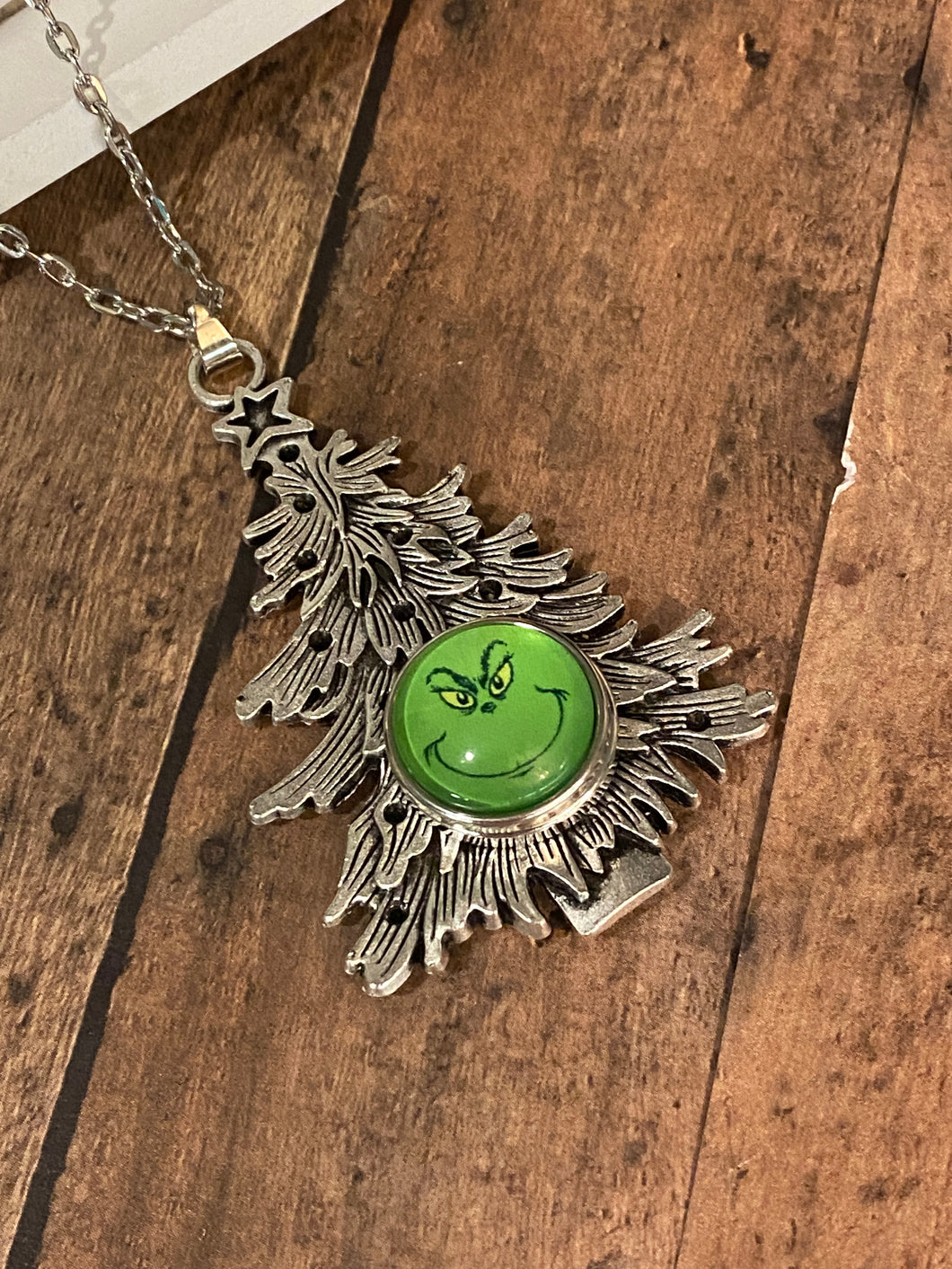 GRINCH CHRISTMAS TREE Snap (S47) 24