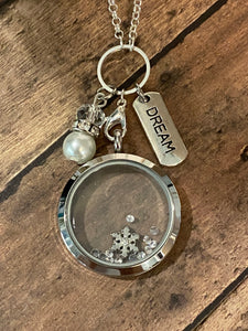 MEMORY LOCKET w/Snowflakes & Sparkles