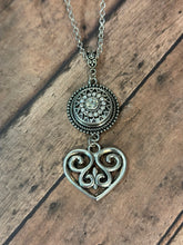 Load image into Gallery viewer, HEART Snap Necklace (S23)
