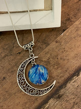 Load image into Gallery viewer, CRESCENT MOON Snap (S70) 24&quot;
