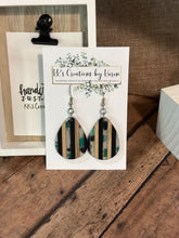 Load image into Gallery viewer, WOOD &amp; RESIN Earrings
