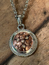 Load image into Gallery viewer, FLOWER/ROSE GOLD Snap Necklace (S86)
